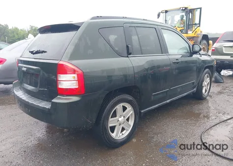 2010 Jeep Compass Sport z USA, uszkodzony, nr VIN 1J4NT4FBXAD581475